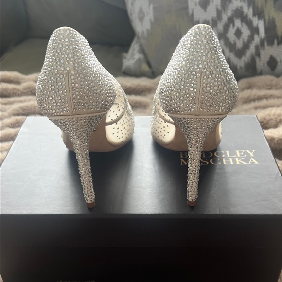 Badgley Mischka Weslee Rhinestone Pointed Toe Heels Size 7.5 [bridal, elegant] - Picture 4 of 6